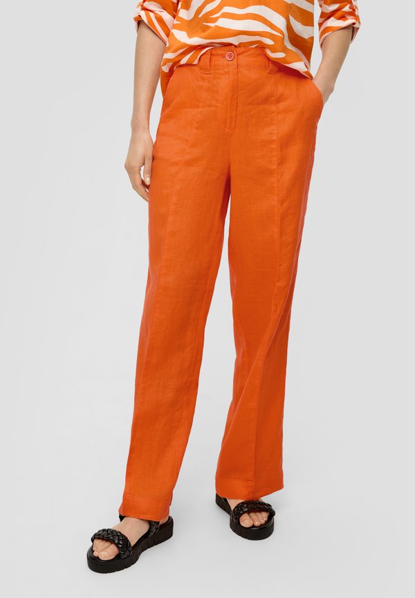s.Oliver REGULAR WEITEM BEIN - Trousers - orange