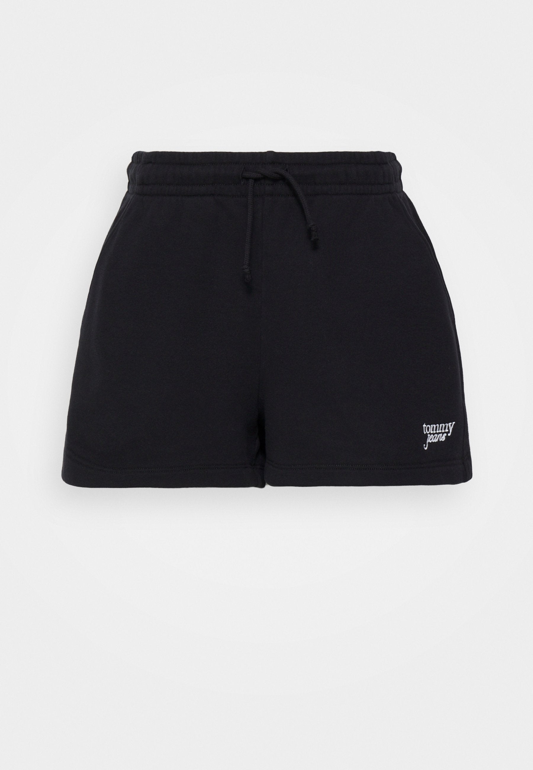 Schwarze Baumwollshorts mit einem elastischen Bund und Kordelzug. Merkmale eine kleine weiße "tommy jeans"-Stickerei am Saum. Glatte Textur.