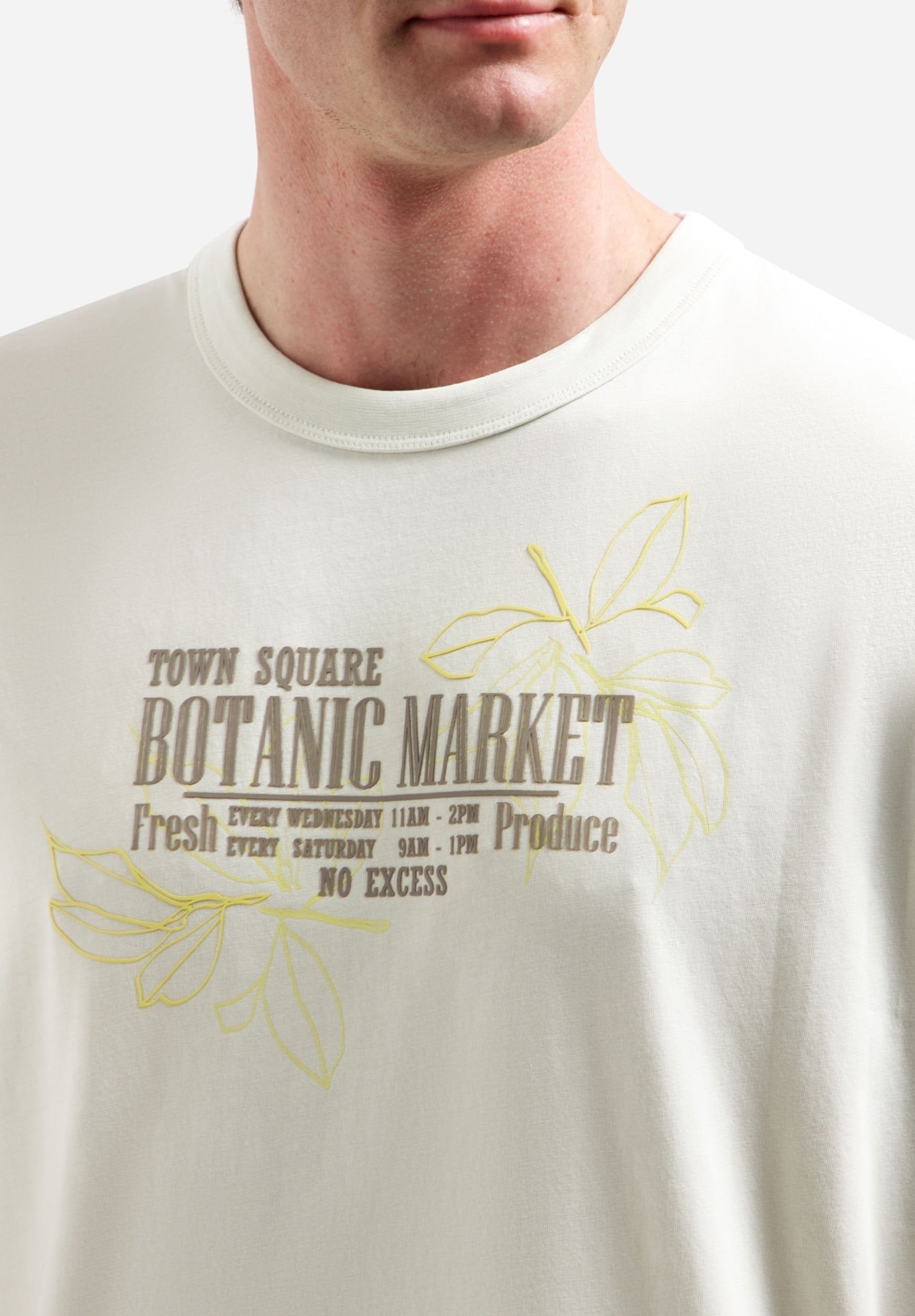 ARTWORK WITH ROUND NECK Media 6