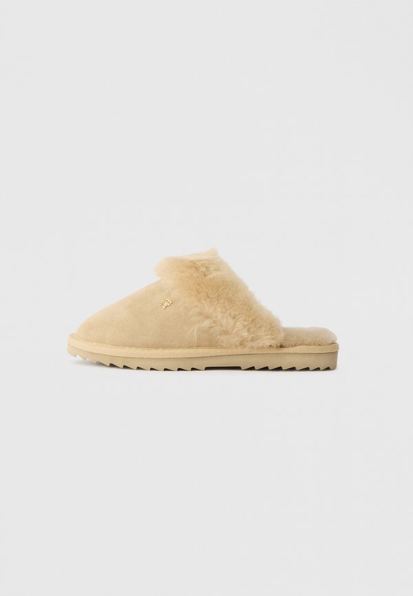 Tommy Hilfiger Slippers - horseradish