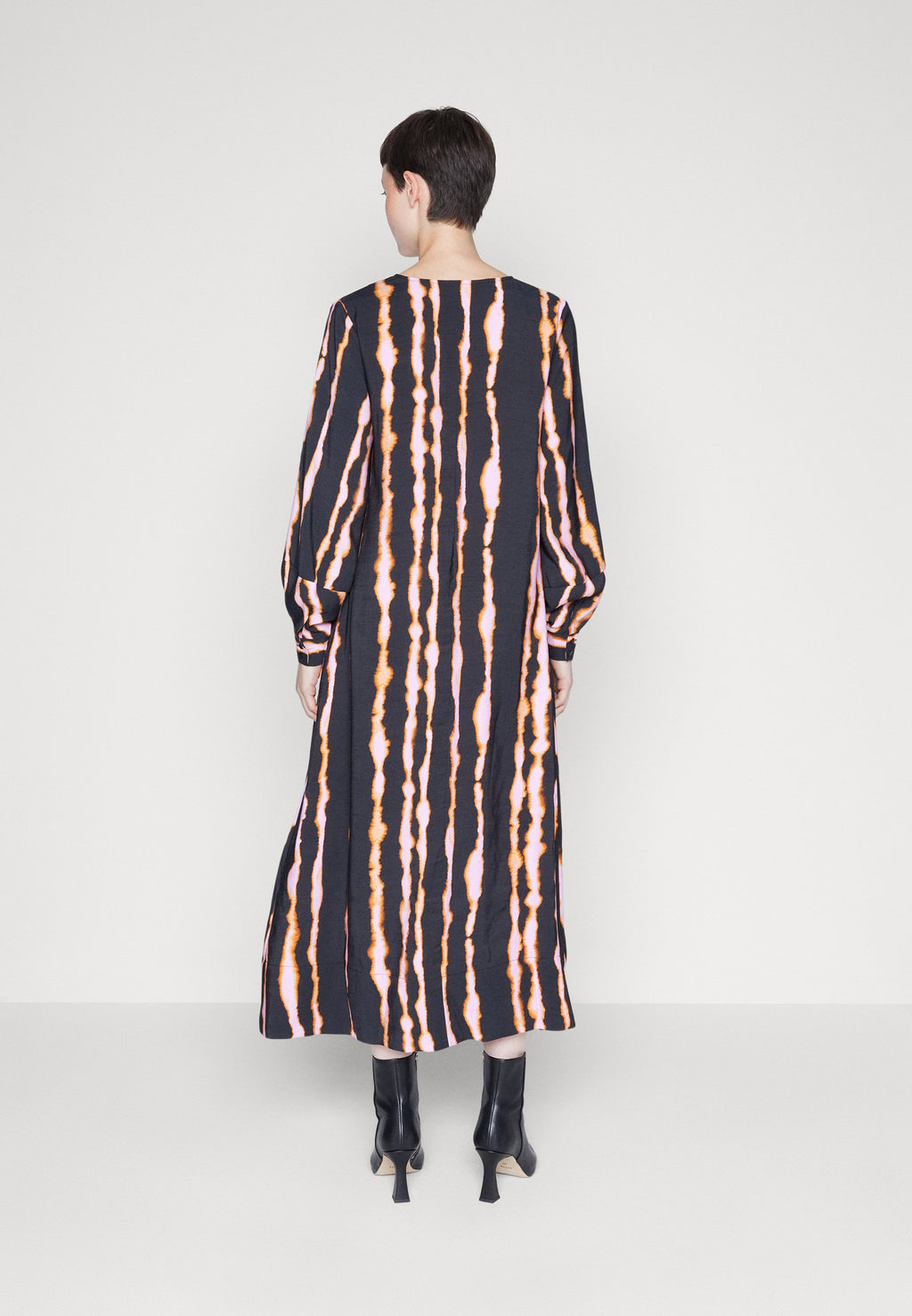 MSCH Copenhagen SELFRIDA DILVERA V NECK DRESS