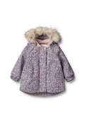 Rosa gepolsterte Jacke mit einem Kunstfellkapuze, elastischen Bündchen und zwei Seitentaschen; zeichnet sich durch eine strukturierte, gemusterte Außenseite aus.