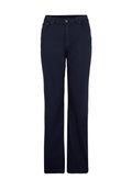 Navyblaue gerade geschnittene Jeans aus Baumwolle mit glatter Textur. Verfügt über einen vorderen Knopfverschluss und fünf Taschen.