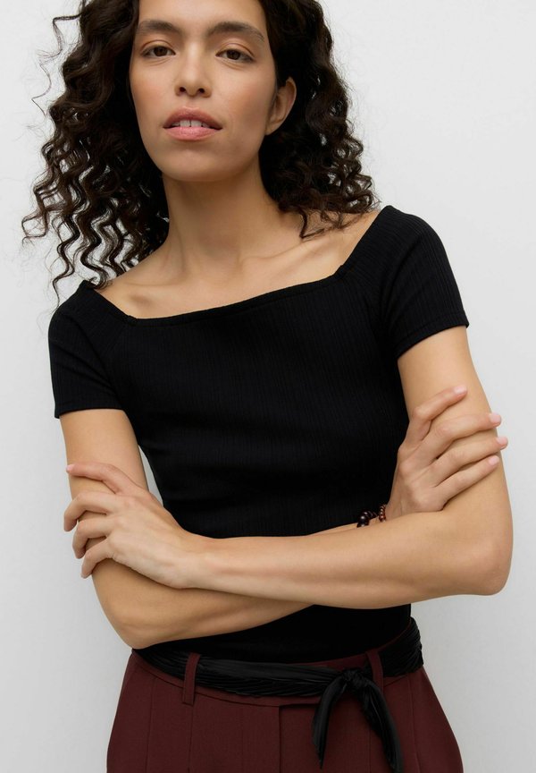 Vero Moda Off shoulder AWVERDE - Basic T-shirt - black