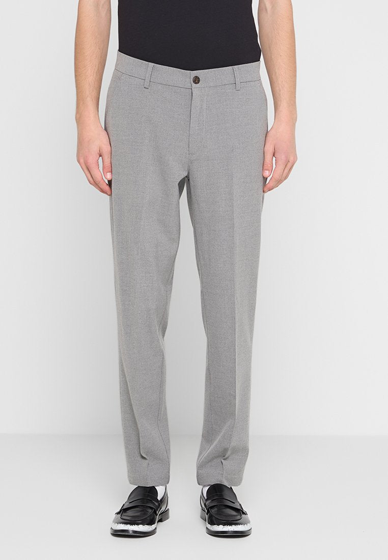 Graue maßgeschneiderte Hose mit geradem Schnitt, aus einem strukturierten Stoff, mit einem Frontknopfverschluss und Seitentaschen.