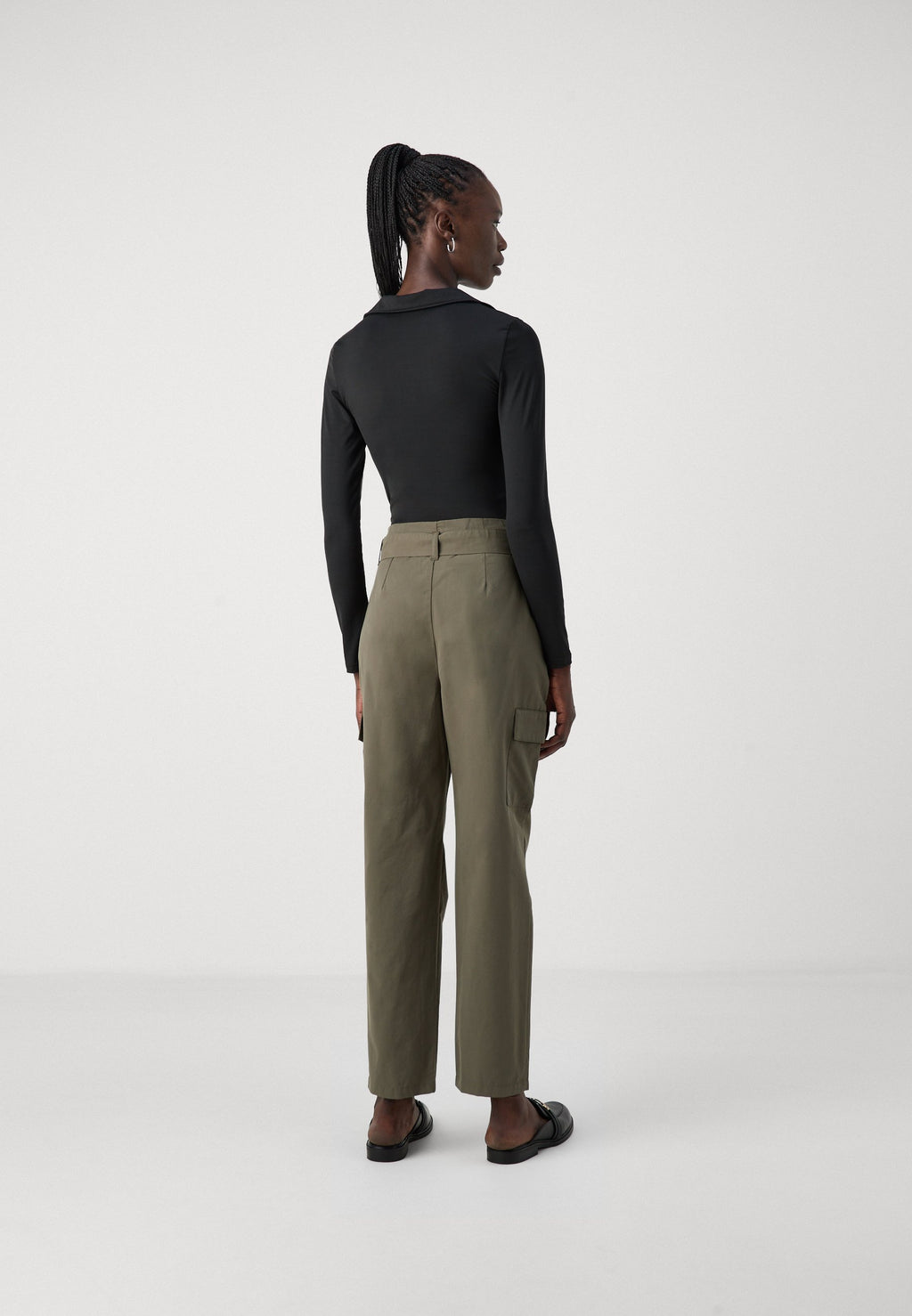 Anna Field Tall