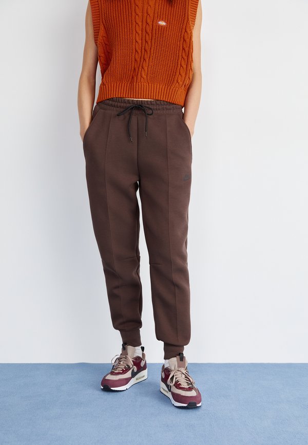 Nike Sportswear Tracksuit bottoms - baroque brown