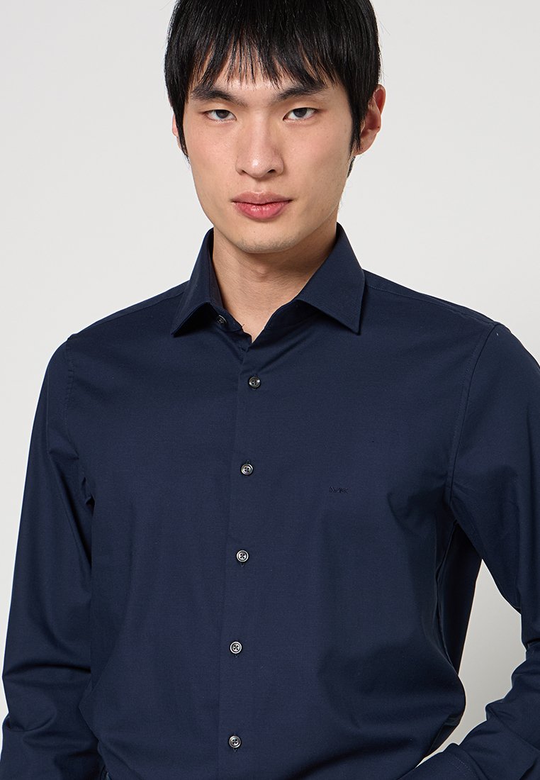Michael Kors SLIM FIT