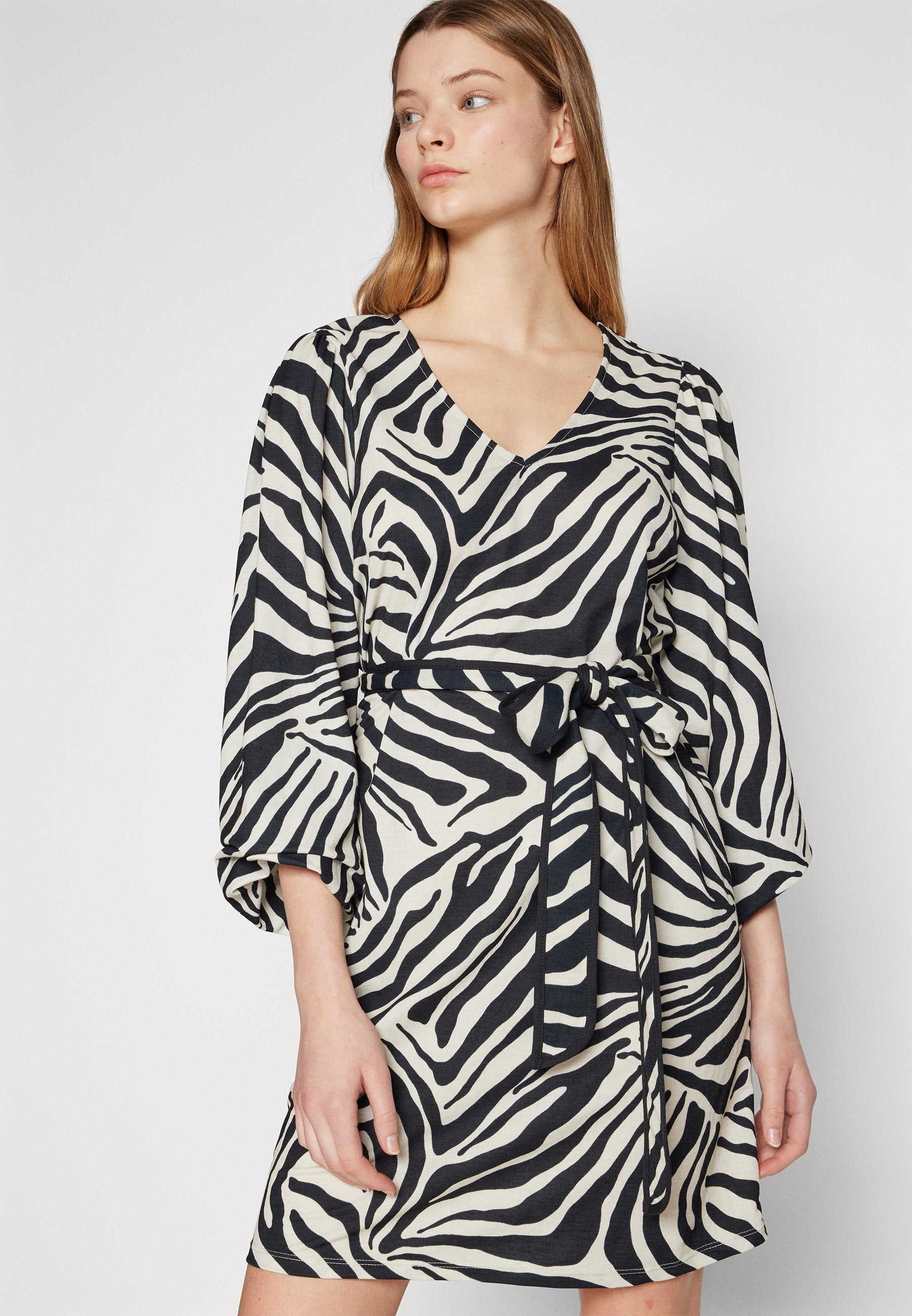 VILA VIMIRAN MOLLI V-NECK SHORT DRESS