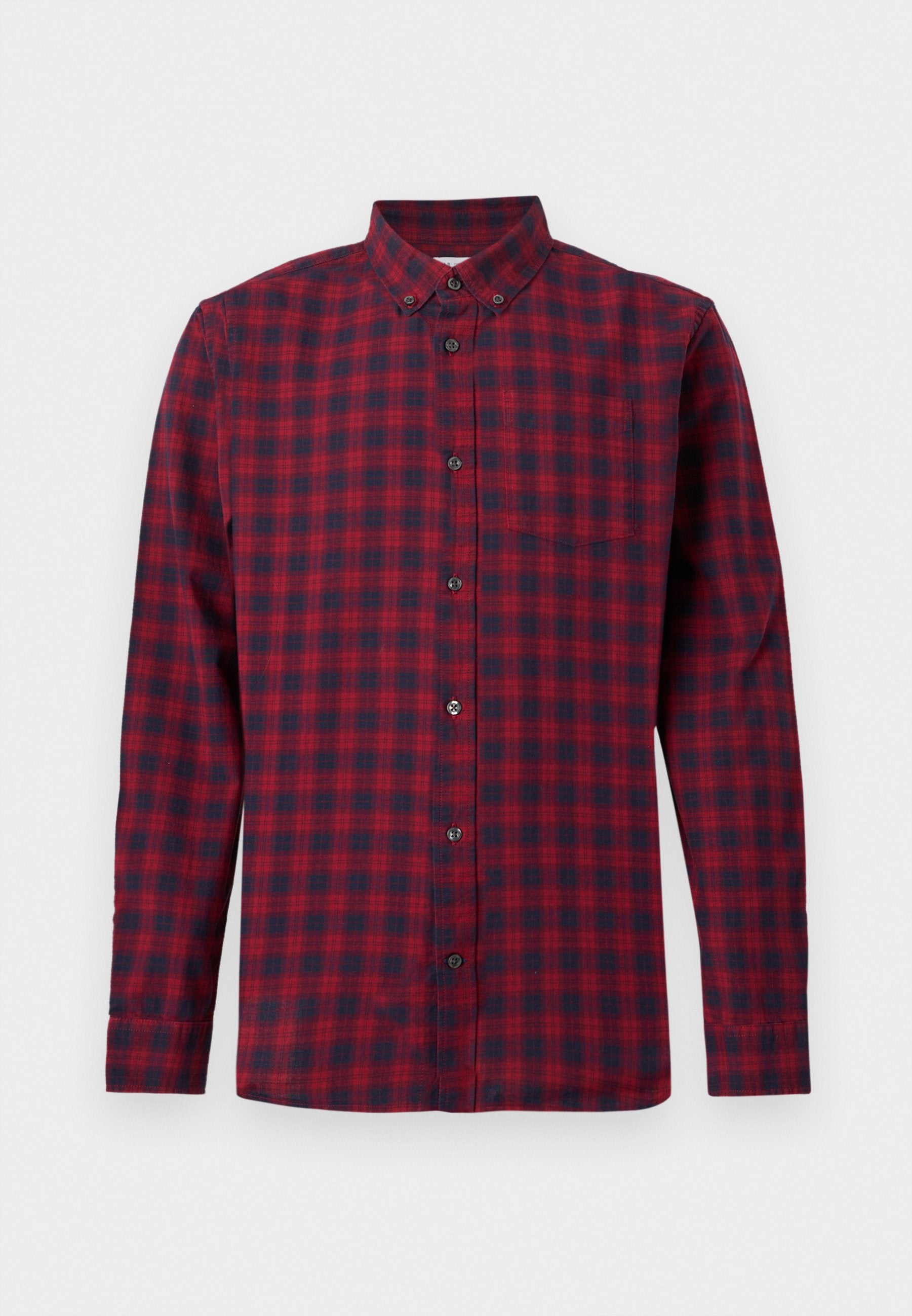 Rot- und marineblau kariertes langärmliges Hemd mit durchgehender Knopfleiste, Button-Down-Kragen und einer Brusttasche.