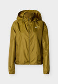 Olivgrüne leichte Jacke mit Kapuze, durchgehendem Frontreißverschluss, elastischen Bündchen und einem weißen Logo auf der linken Brustseite. Glatte, glänzende Textur.