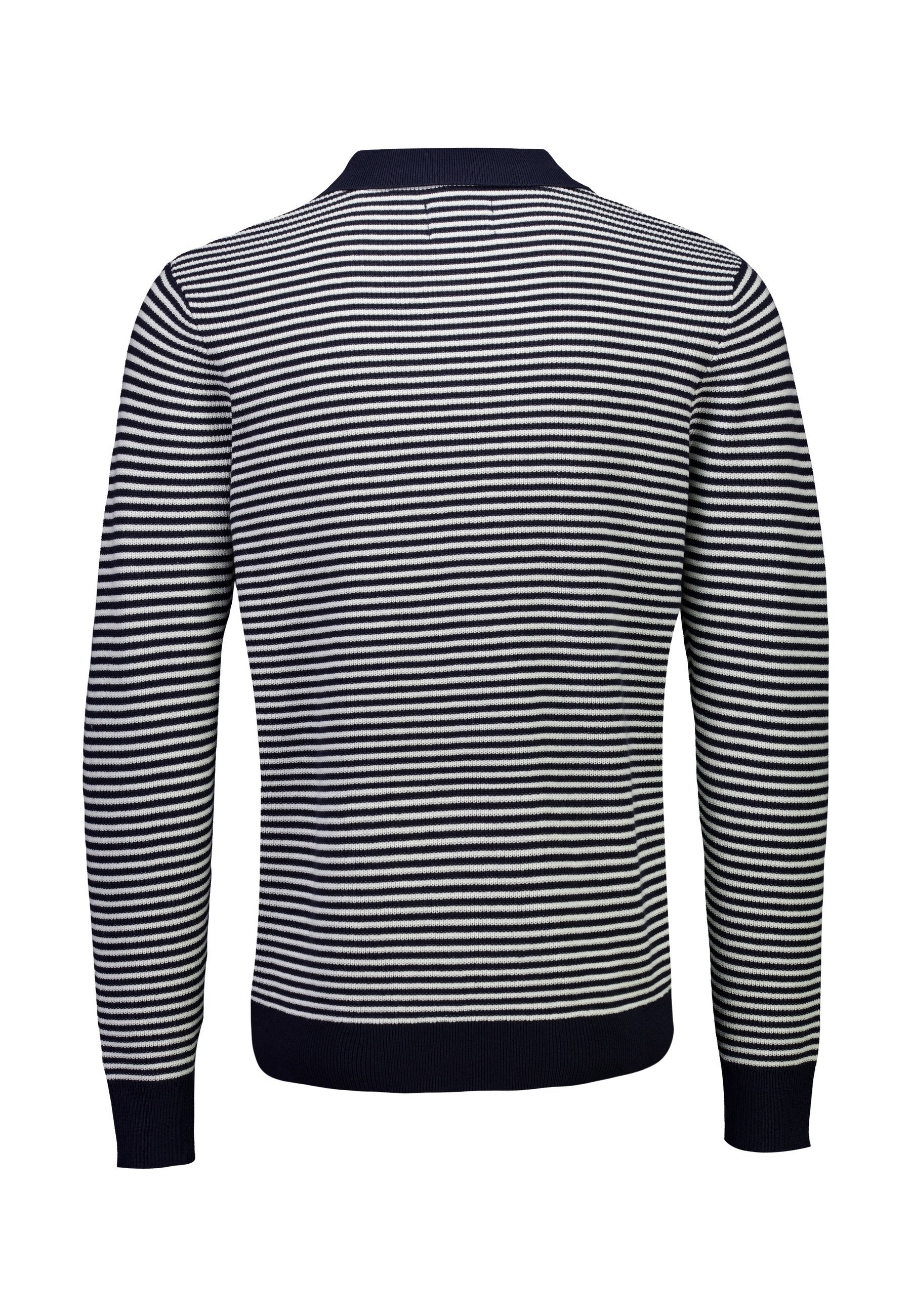 V-NECK  Media 5