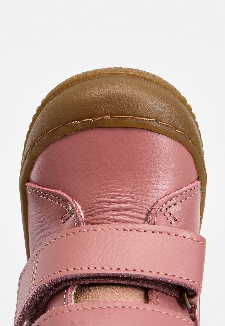Wheat SNUG