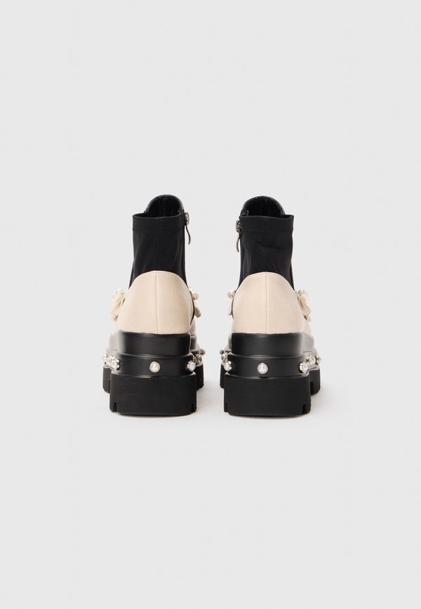 Koi Footwear MARIONETTE REGENCY