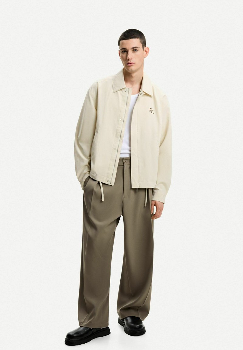 Bershka Übergangsjacke Media 1