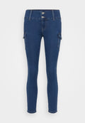 Dunkelblaue Denim-Skinny-Jeans mit hoher Taille, zwei Fronttaschen und seitlichen Cargo-Taschen. Mit Doppelknopfverschluss.