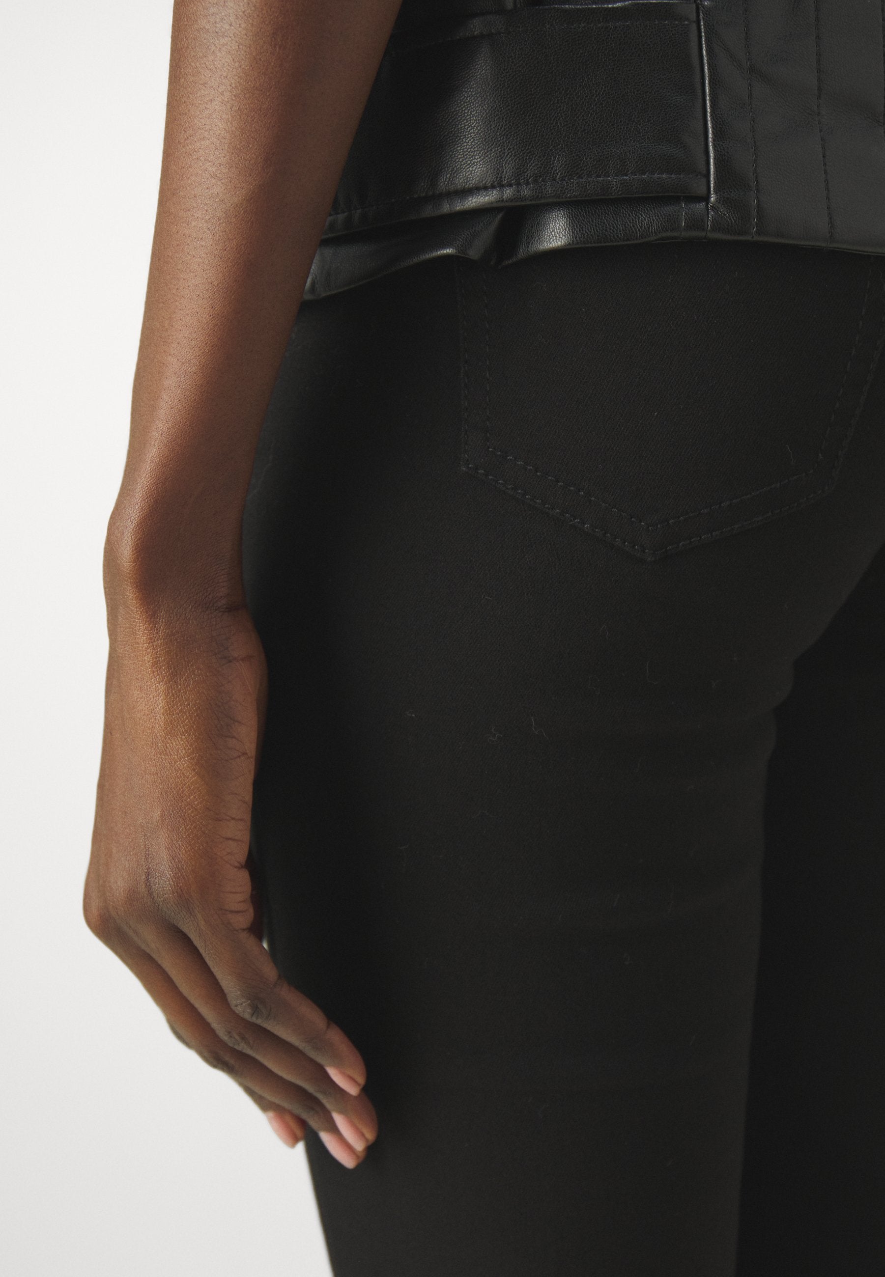 Armani Exchange Jeans Skinny Fit Media 5