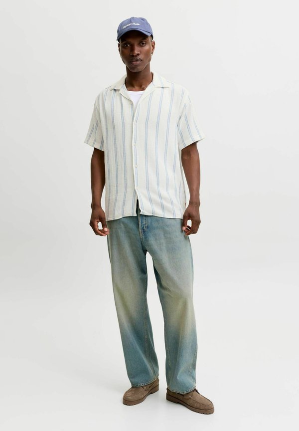 Jack & Jones JORCOBA STRIPE RESORT SHIRT SS SN - Shirt - skyway