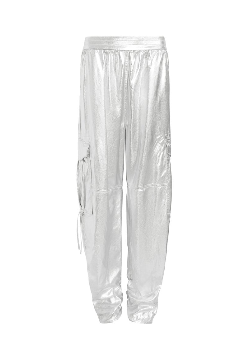 Silberne Cargo-Hosen mit glänzender, metallischer Oberfläche. Entworfen mit einem elastischen Bund und zwei Seitentaschen für Funktionalität.