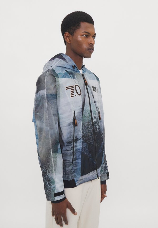 EA7 Emporio Armani