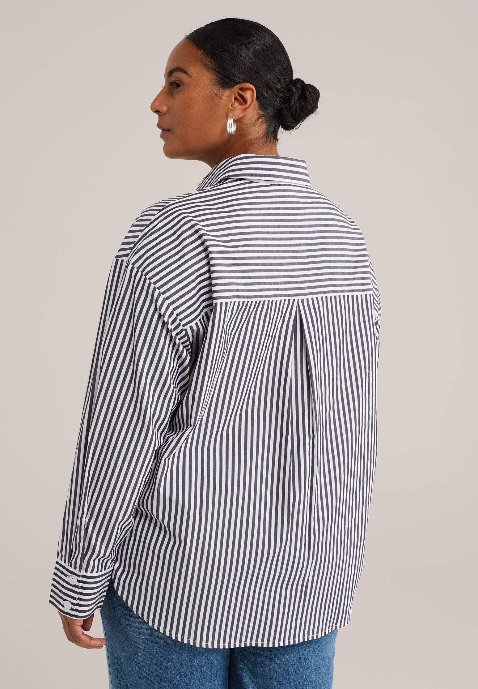 WE Fashion CURVE