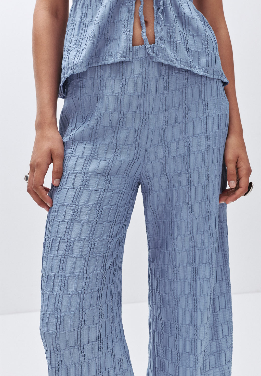 PULL&BEAR TEXTURED BELL BOTTOM