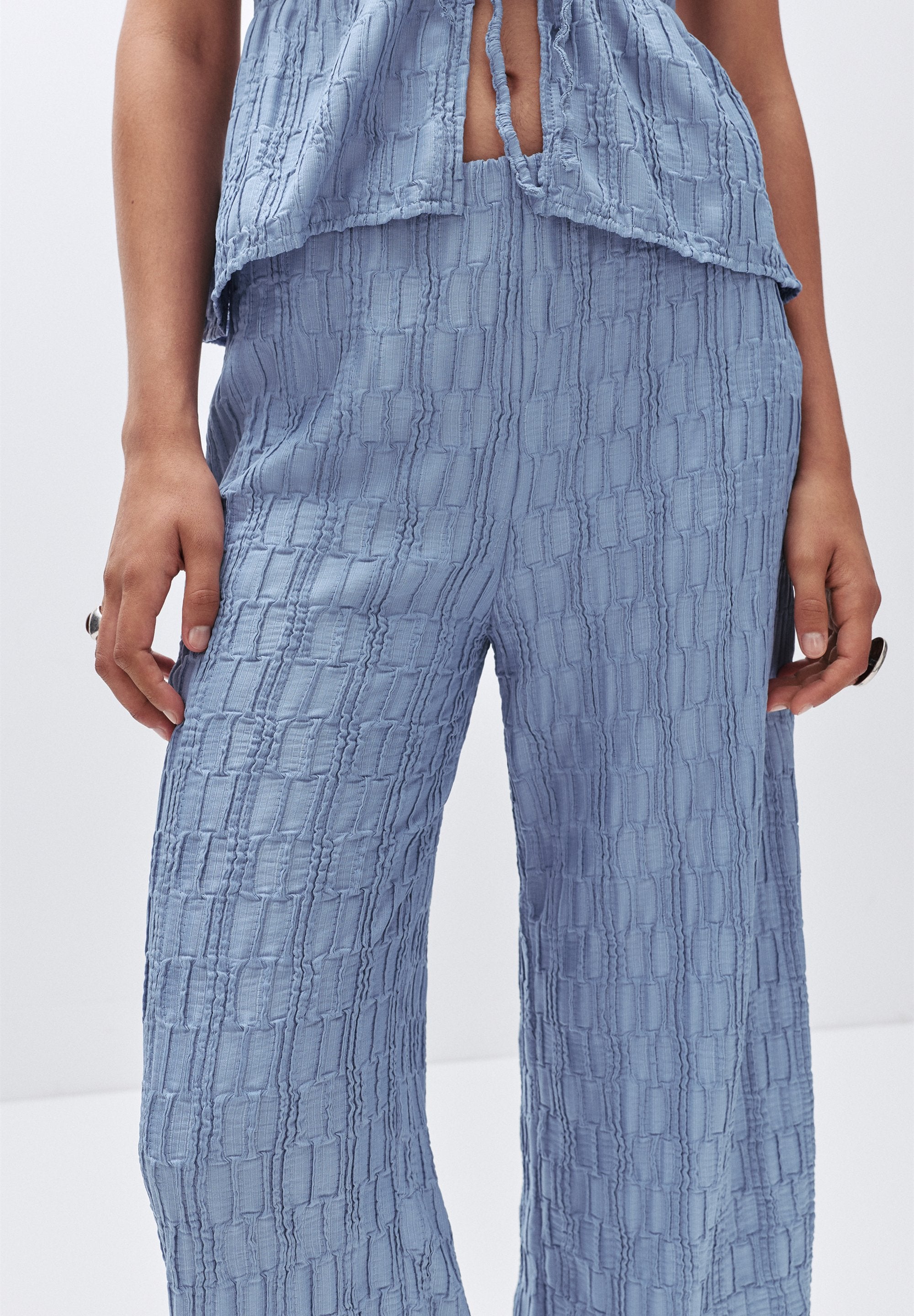 PULL&BEAR TEXTURED BELL BOTTOM