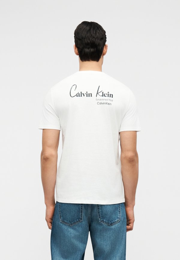 Calvin Klein Jeans GRAPHICS - Print T-shirt - bright white