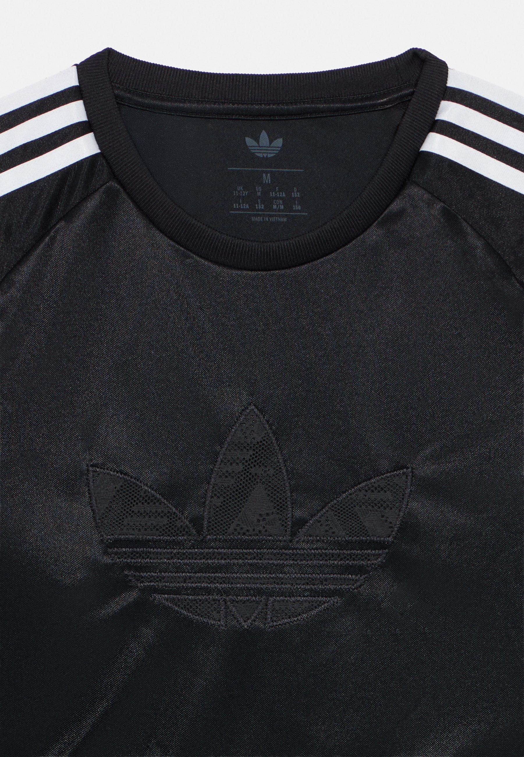 LONG SLEEVE Media 3
