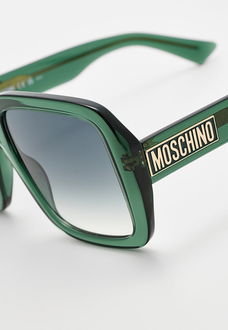 MOSCHINO