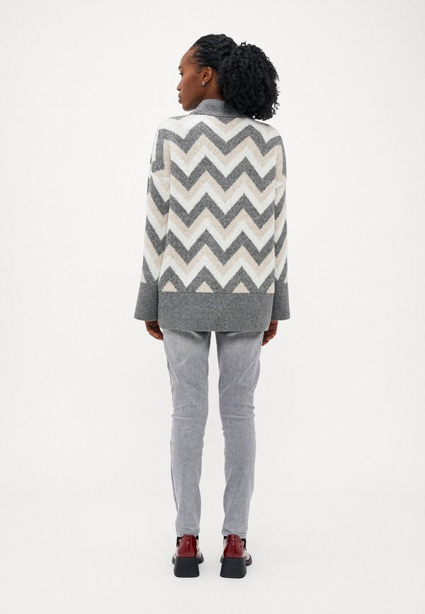 ONLY Petite ONLTRINE ZIGZAG PULLOVER