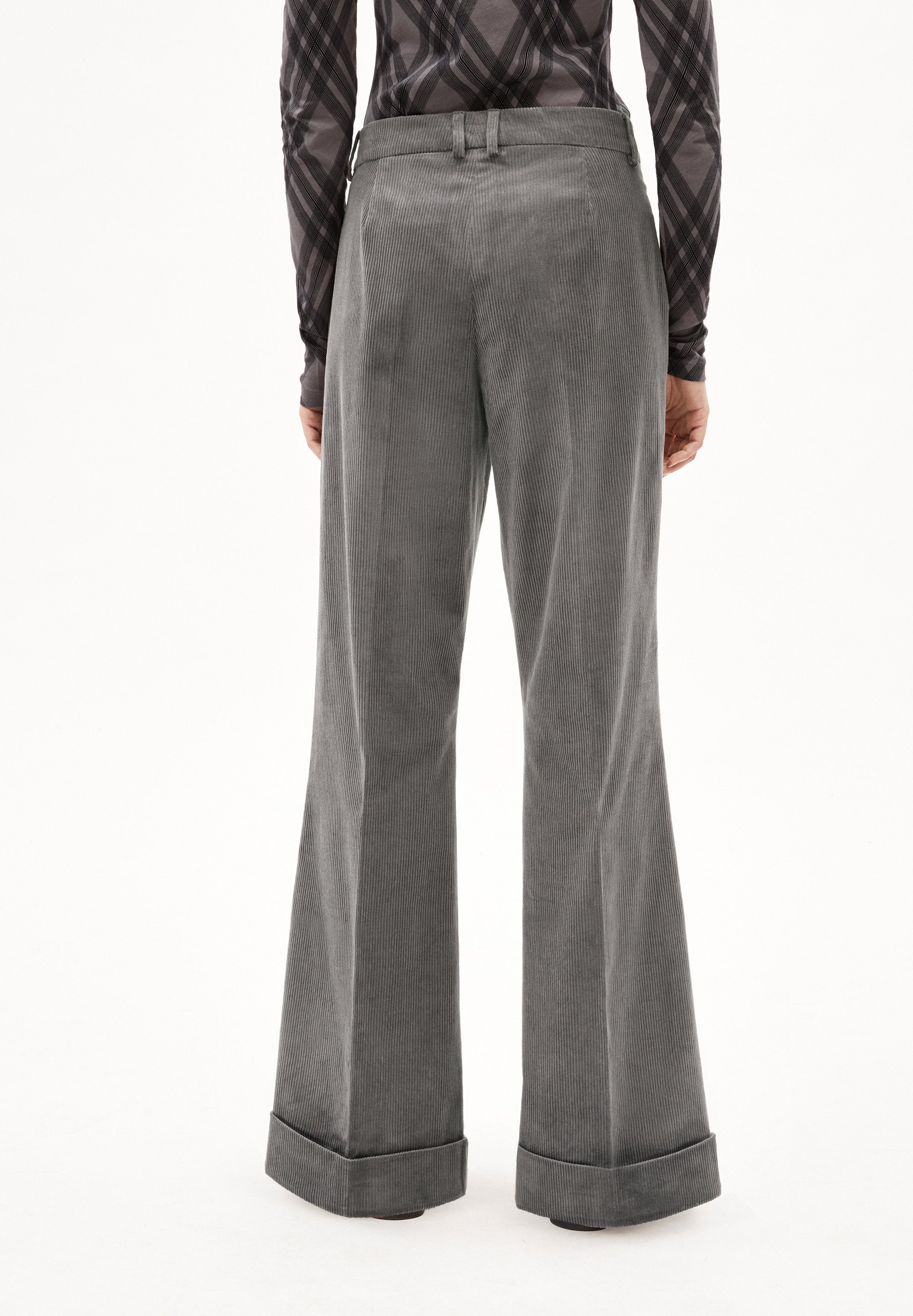 XELLAA CORDUROY Media 4