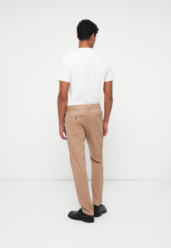 Calvin Klein SLIM TAPERED