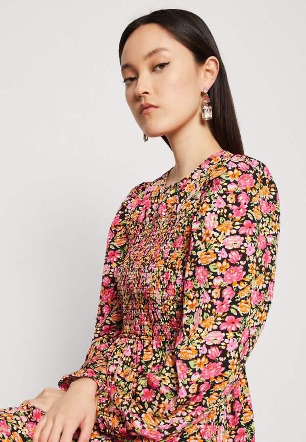 Vero Moda VMMIA SMOCK SHORT DRESS