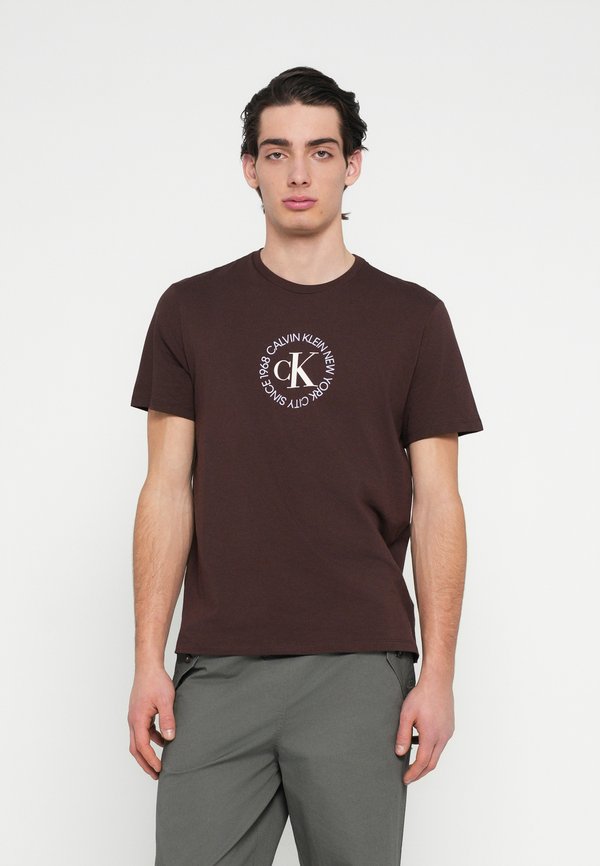 Calvin Klein Jeans WORD CIRCLE
