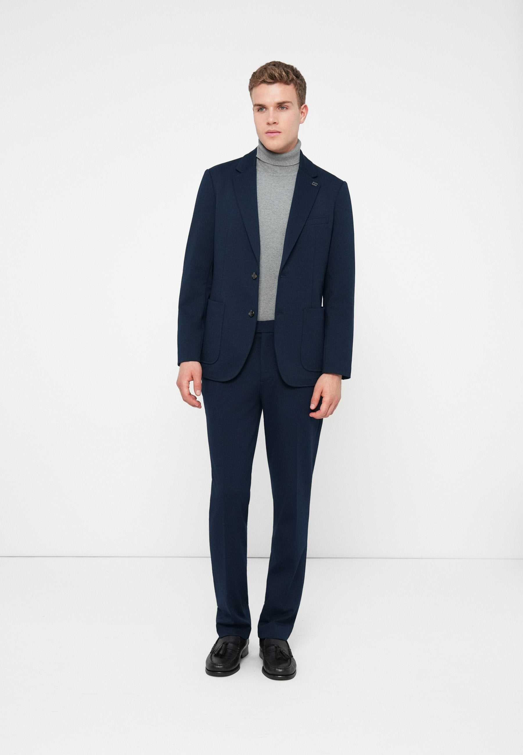 PERFORMANCE SMART CASUAL STRAIGHT LEG TROUSERS Media 2