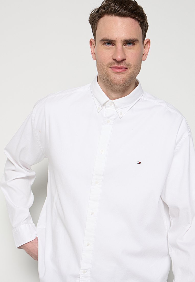 REGULAR FIT Media 4