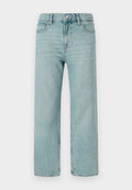 Hellblaue weit geschnittene Jeans aus Denim, mit einem klassischen Fünf-Taschen-Design, klaren Linien und einem regulären Bund mit Knopfverschluss.