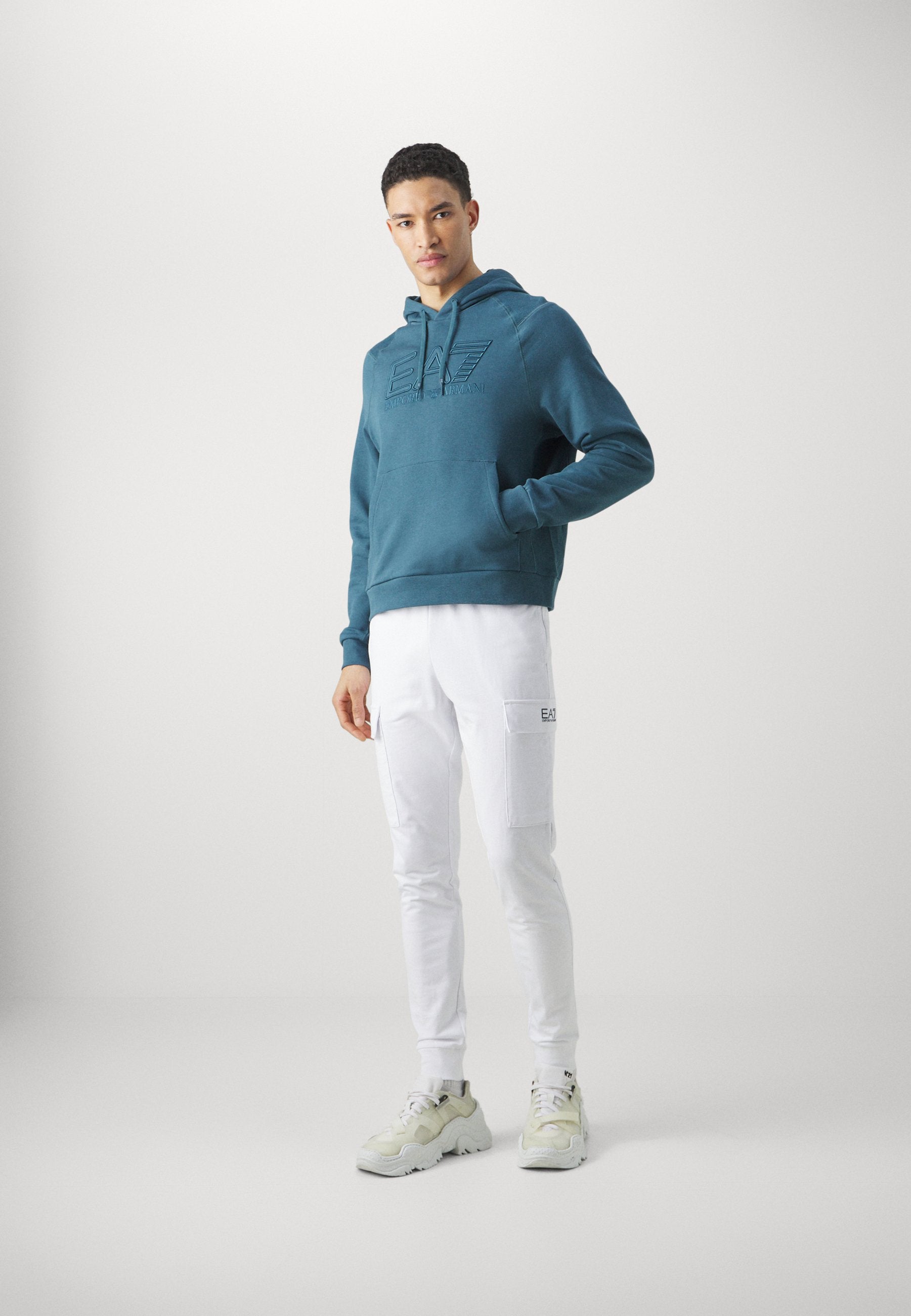 UNISEX Media 2