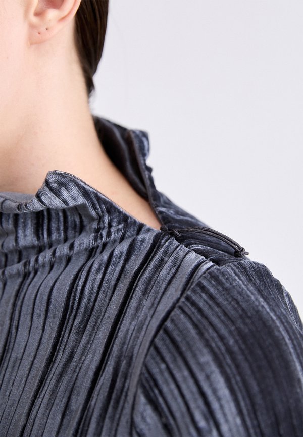 Anna Field ADAPTIVE FOLDED WATERFALL NECK