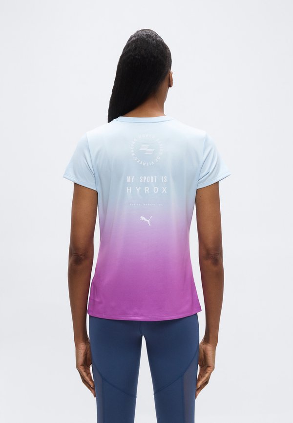 Puma X HYROX GRAPHIC TEE - Sports T-shirt - lucite/electric orchid