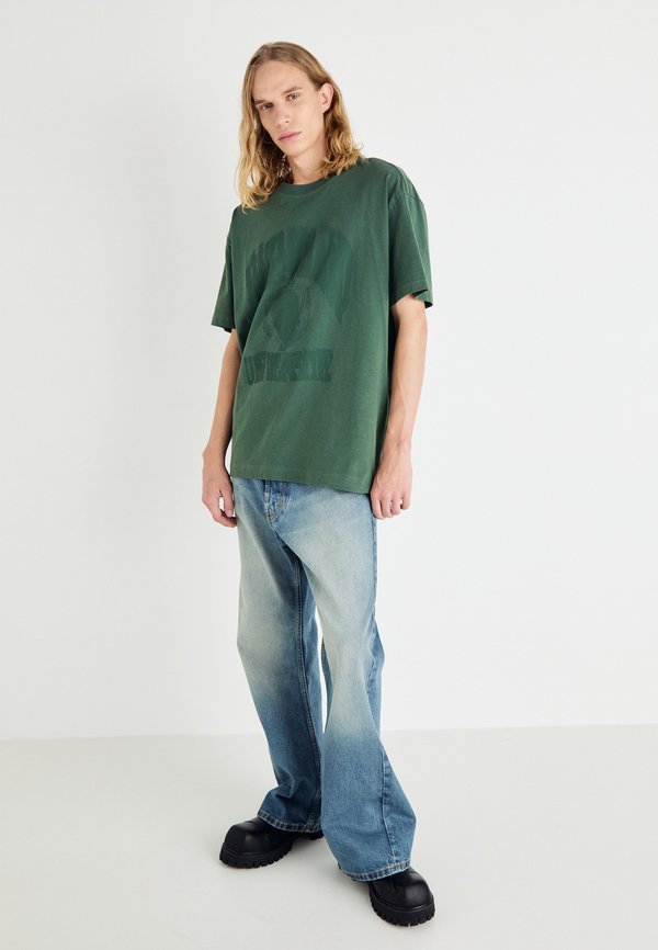 Weekday OVERSIZED PRINTED GRAPHIC TEE