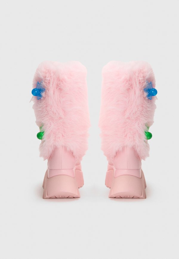 Koi Footwear