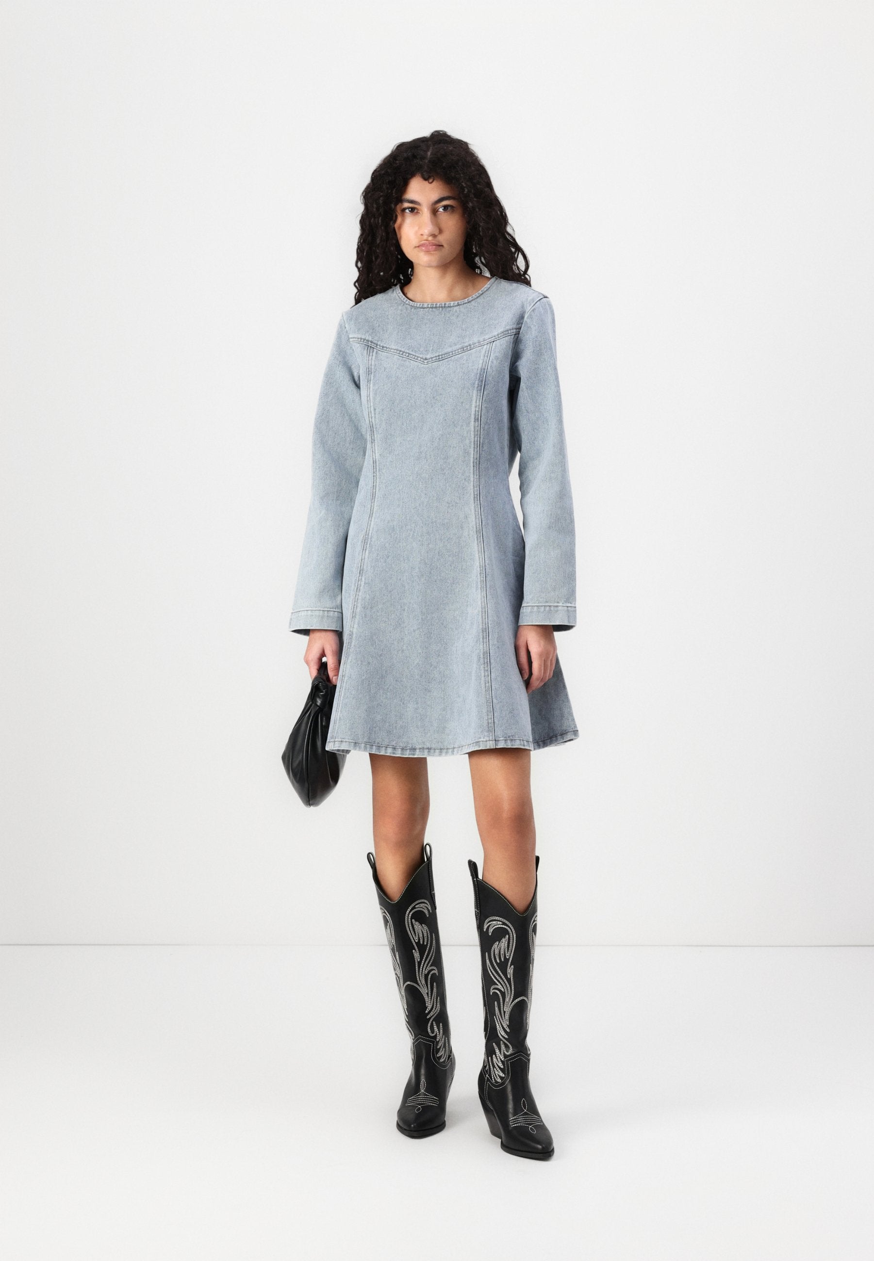 Object OBJYULIAN DRESS