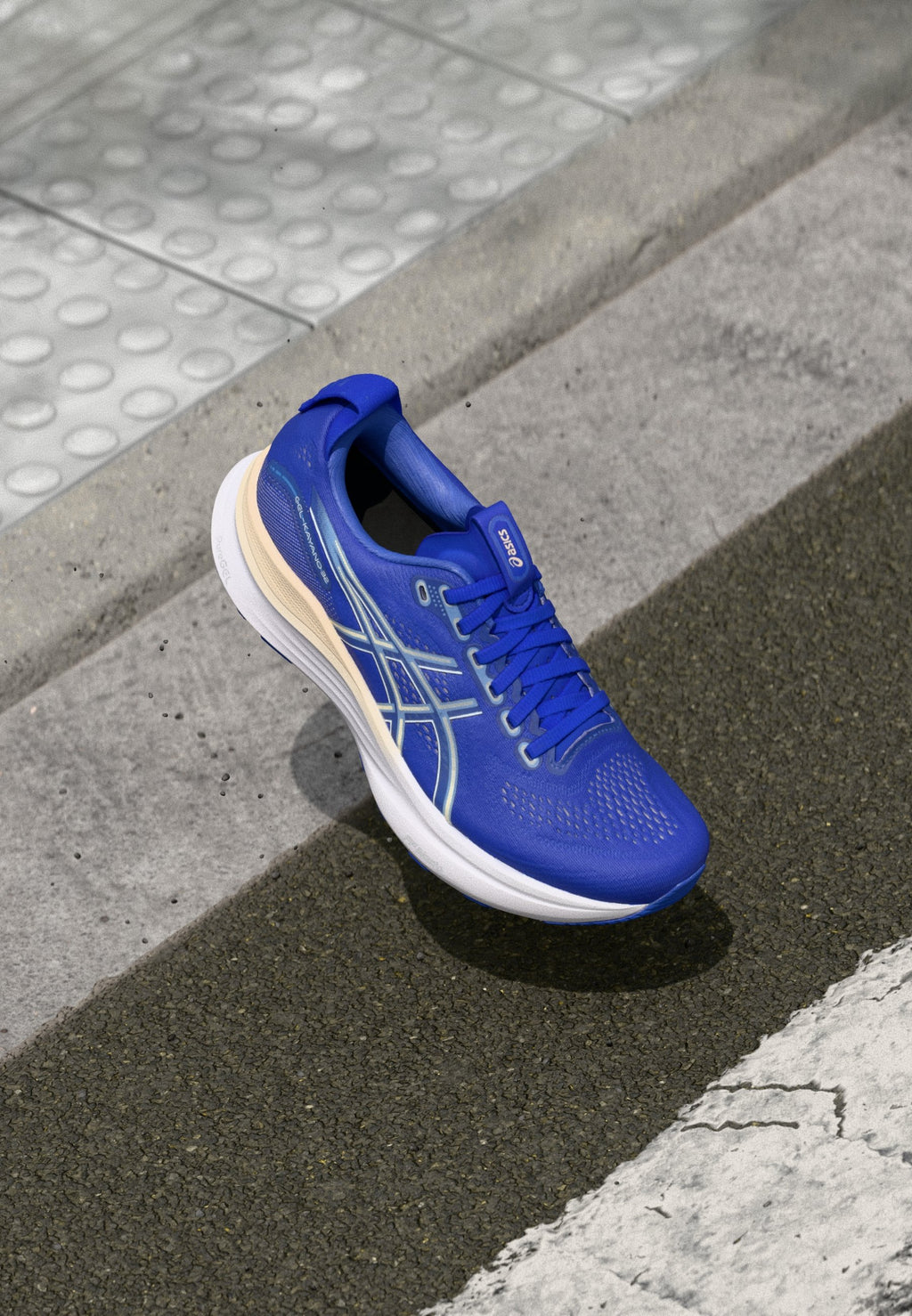 ASICS GEL KAYANO 32