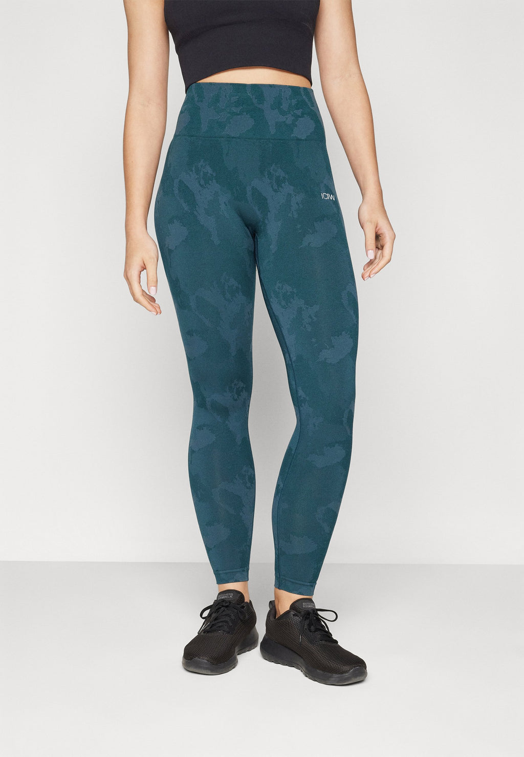 ICANIWILL CAMO SEAMLESS