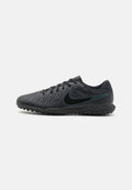 Schwarze Fußballschuhe mit strukturiertem synthetischem Obermaterial, runder Zehenpartie und schwarzer Gummisohle. Mit grünem Nike-Logo und "Tiempo"-Branding.