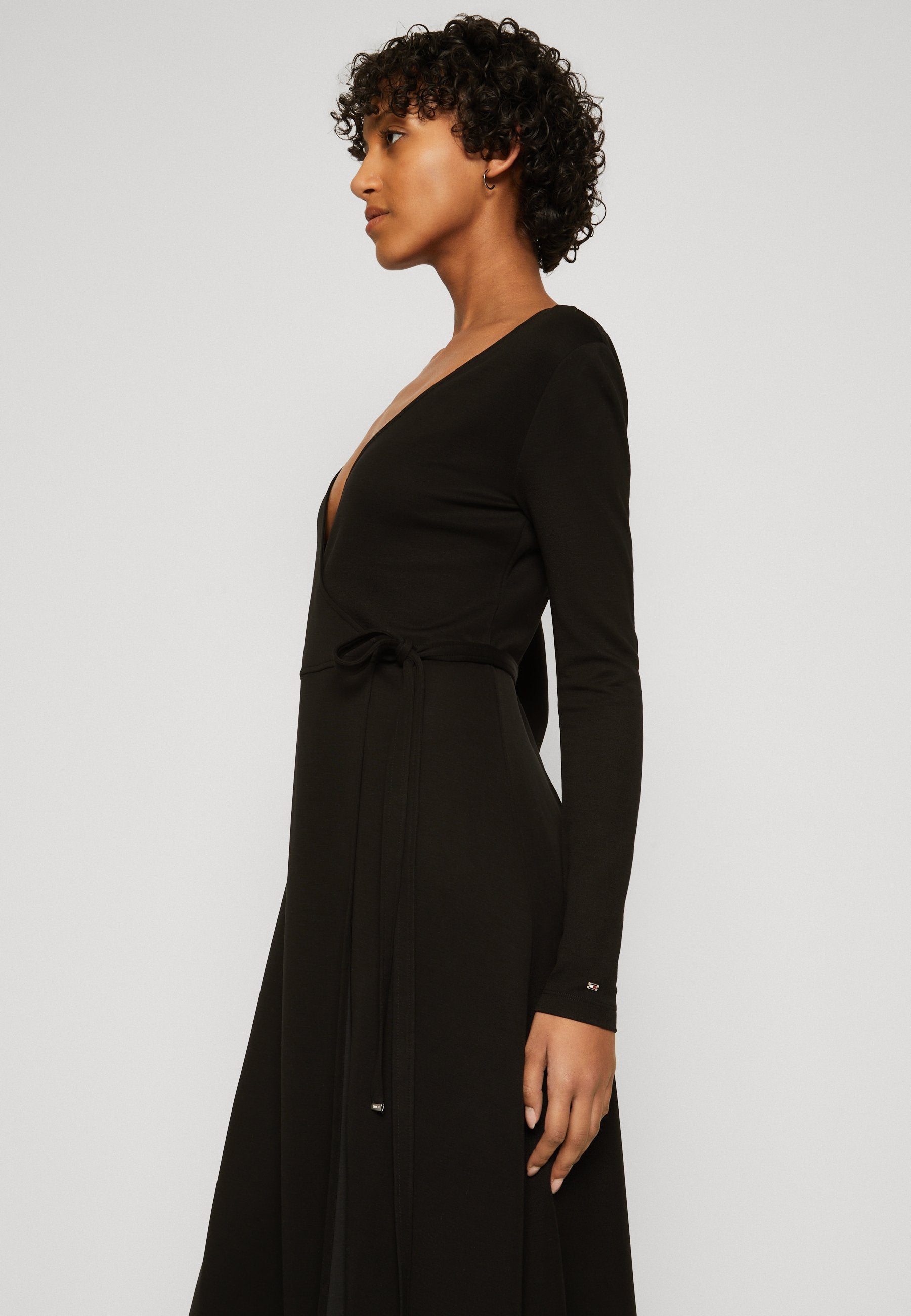 WRAP MIDI DRESS Media 5