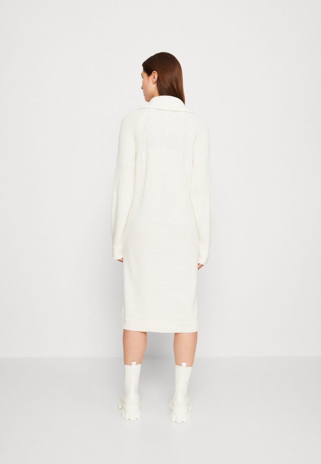 SKIPPER LOOSE DRESS  Media 4