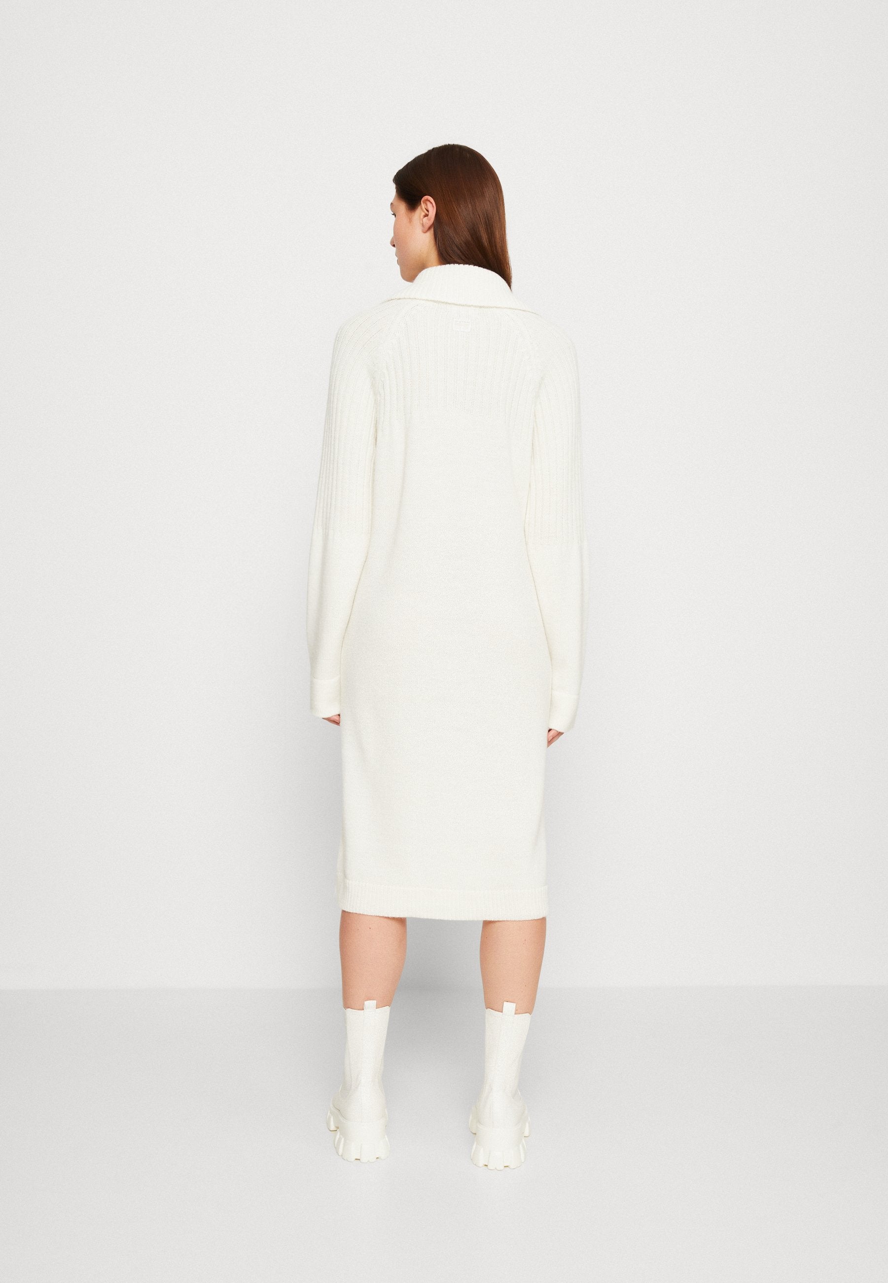 SKIPPER LOOSE DRESS  Media 4